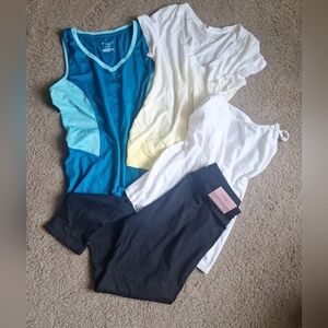 Tops and Leggings Bundle, Size Medium